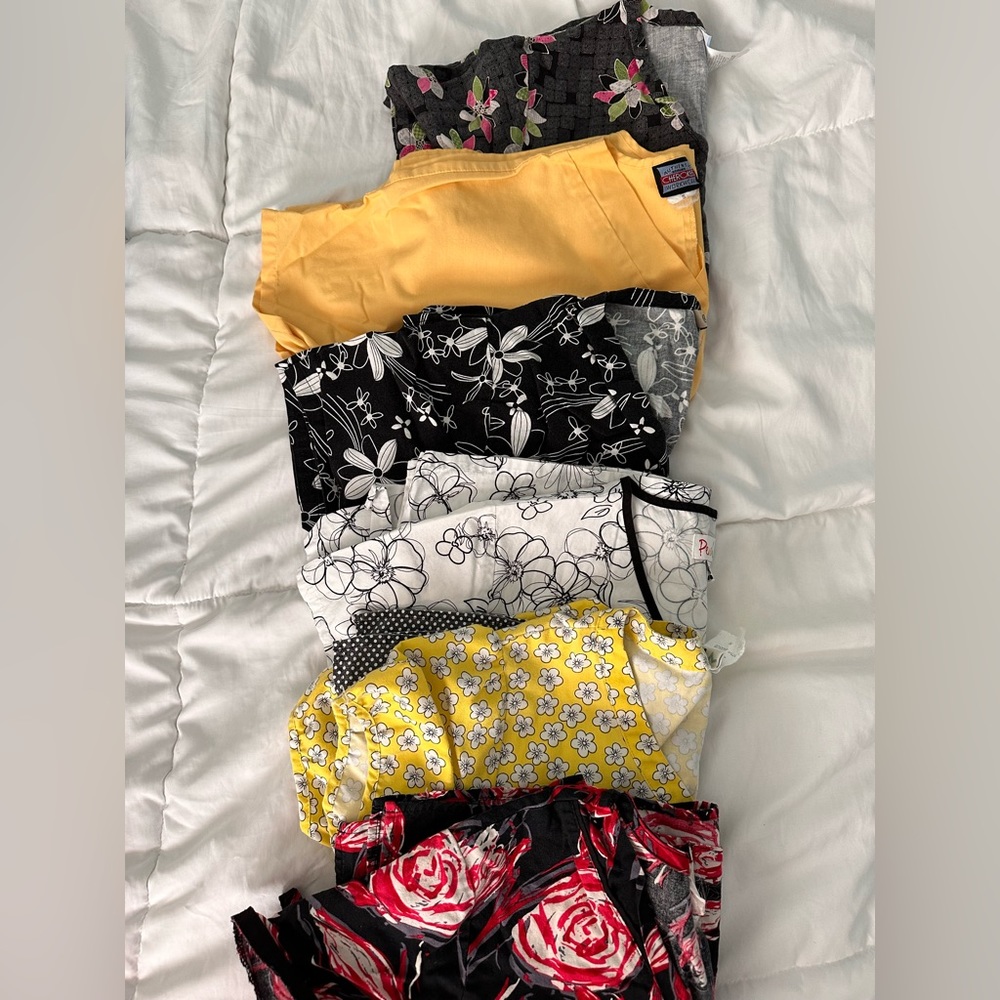 Women’s Nurse/Scrub Tops Size Small